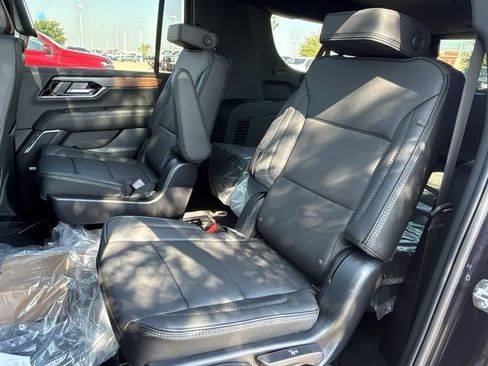 New 2026 GMC Yukon XL Denali w/ Denali Reserve Package image 20