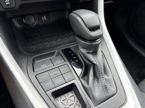 Used 2024 Toyota RAV4 LE image 17