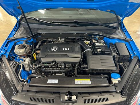 Used 2021 Volkswagen GTI SE FWD image 40