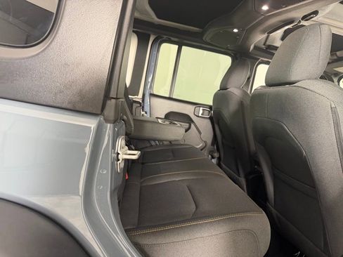 Used 2024 Jeep Wrangler Unlimited w/ Technology Group AWD/4WD image 29