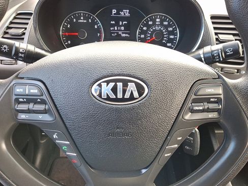 Used 2018 Kia Forte LX image 19