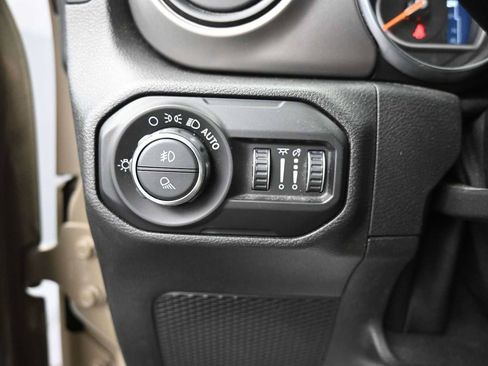 Used 2020 Jeep Gladiator Sport w/ Quick Order Package 24S AWD/4WD image 9