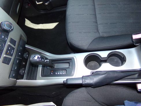 Used 2009 Ford Focus SE image 48