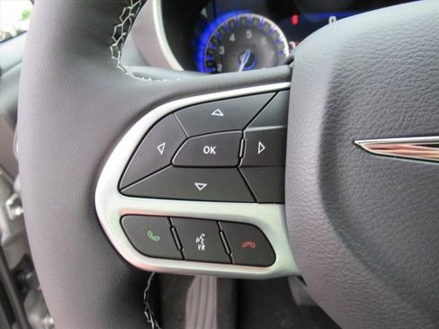 New 2026 Chrysler Pacifica Select FWD image 20