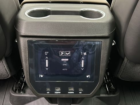 Used 2025 GMC Yukon XL Denali Ultimate image 36