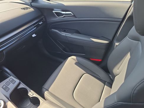 New 2026 Kia Sportage EX AWD/4WD image 16
