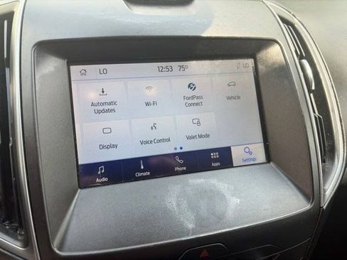 Used 2020 Ford Edge SE FWD image 22