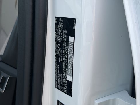 New 2026 Volvo XC60 B5 Plus w/ Climate Package image 33