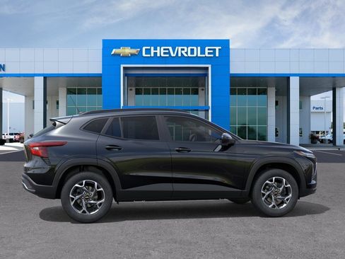 New 2026 Chevrolet Trax LT w/ LT Convenience Package FWD image 9