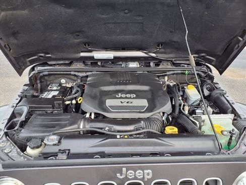 Used 2017 Jeep Wrangler Unlimited Sahara w/ Connectivity Group image 3