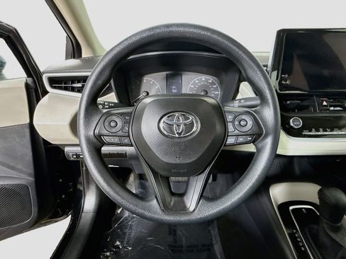 Used 2025 Toyota Corolla LE FWD image 13