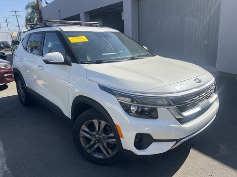 Used 2021 Kia Seltos S AWD/4WD image 1