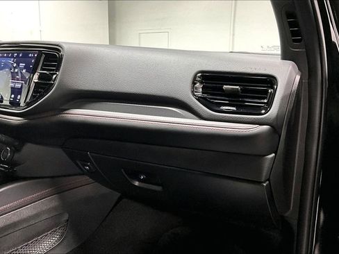 Used 2025 Dodge Durango GT image 19