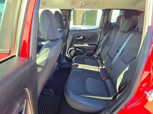 Used 2022 Jeep Renegade Trailhawk AWD/4WD image 29