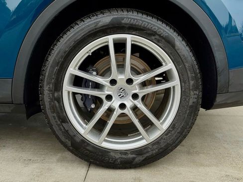 Certified 2024 Porsche Cayenne image 32