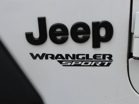 Used 2021 Jeep Wrangler Sport S image 15