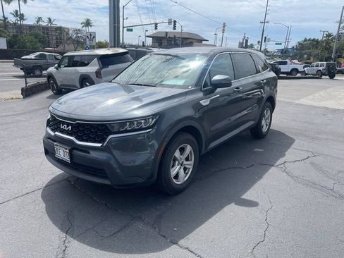 Used 2023 Kia Sorento LX AWD/4WD image 2