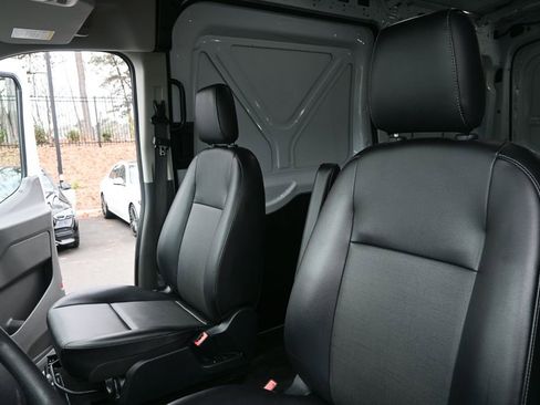 Used 2020 Ford Transit 250 Medium Roof image 5