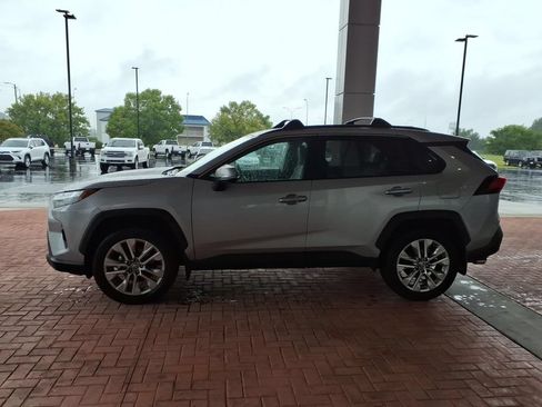 Used 2025 Toyota RAV4 XLE Premium w/ Weather Package FWD image 6