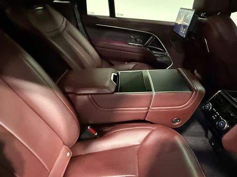 Used 2024 Land Rover Range Rover Long Wheelbase Autobiography image 66
