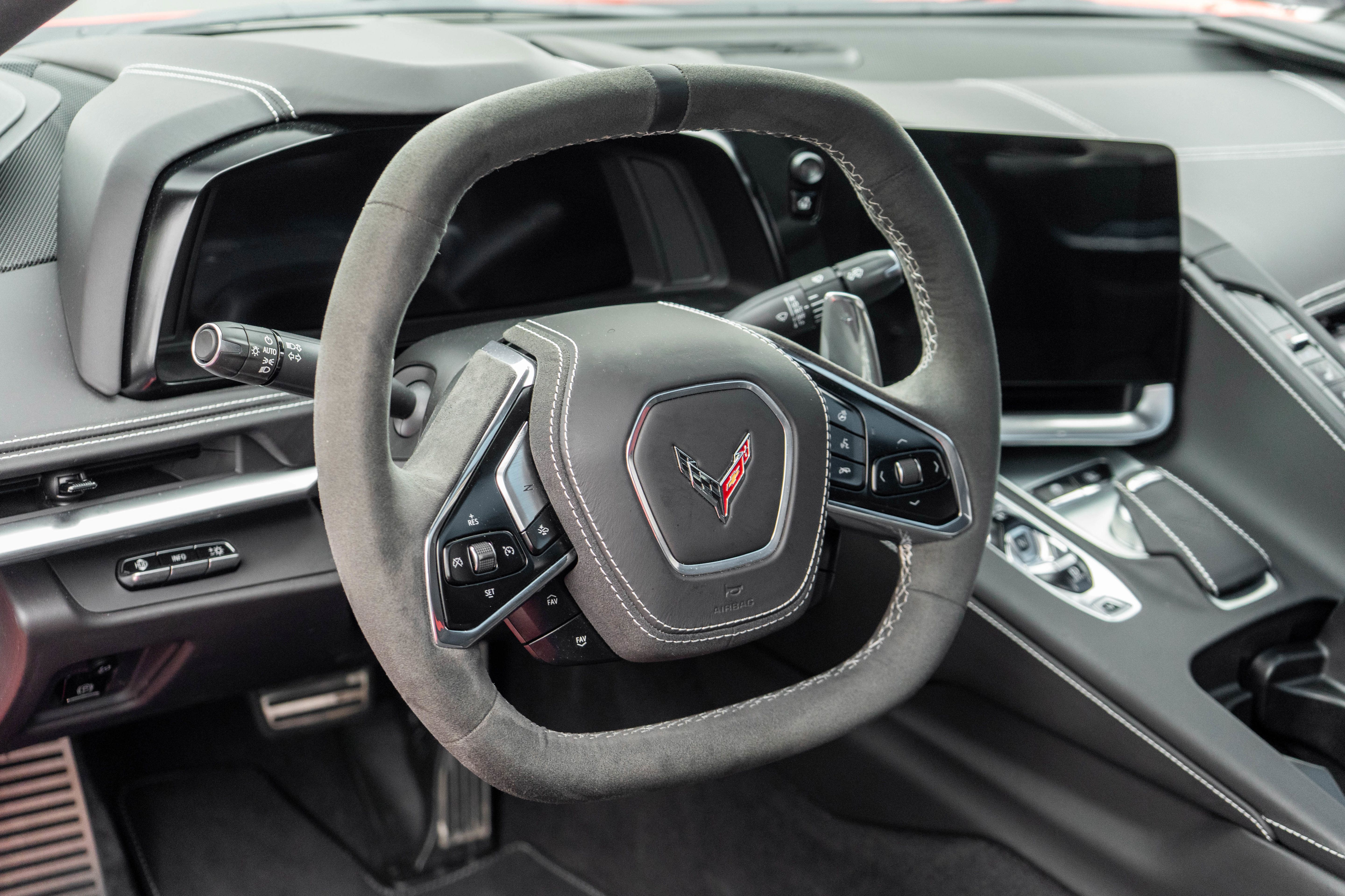 Used 2024 Chevrolet Corvette Stingray Premium Cpe w/ Z51 Performance Package RWD image 17