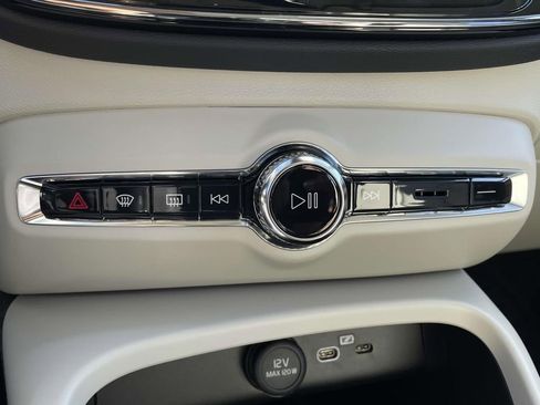 New 2026 Volvo XC40 B5 Plus w/ Protection Package Premier image 19