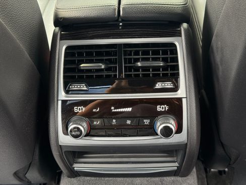 Used 2019 BMW 740i w/ M Sport Package RWD image 37