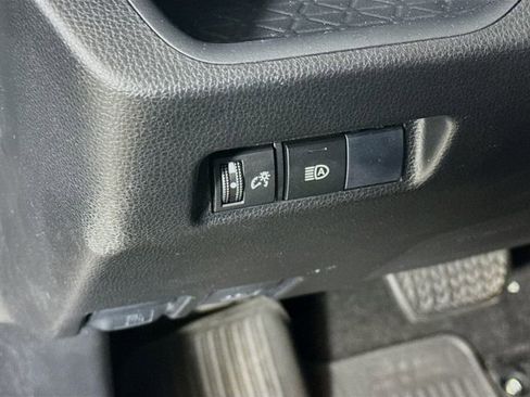 Used 2019 Toyota RAV4 XLE image 12