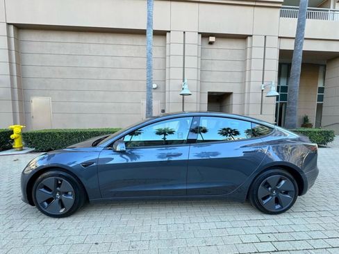 Used 2023 Tesla Model 3 Standard Range image 5
