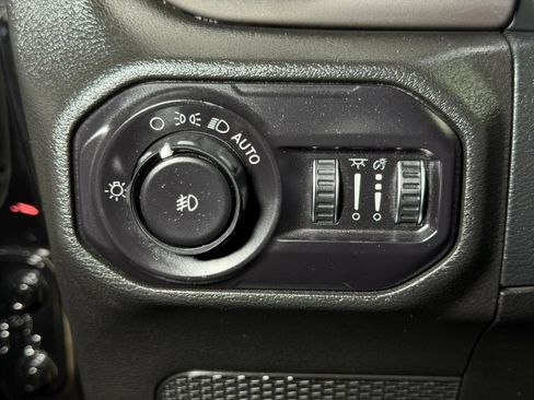 Used 2018 Jeep Wrangler Unlimited Sport S AWD/4WD image 26