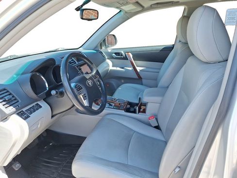 Used 2013 Toyota Highlander Limited image 10