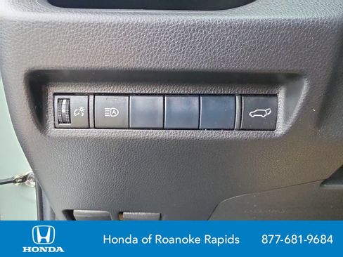 Used 2019 Toyota RAV4 XLE Premium FWD image 28