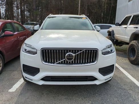 Used 2021 Volvo XC90 T6 Momentum image 3