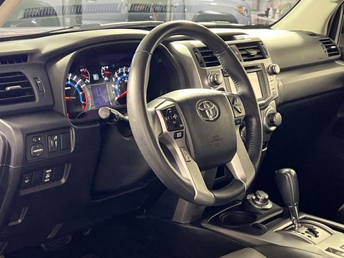 Used 2016 Toyota 4Runner SR5 Premium image 16