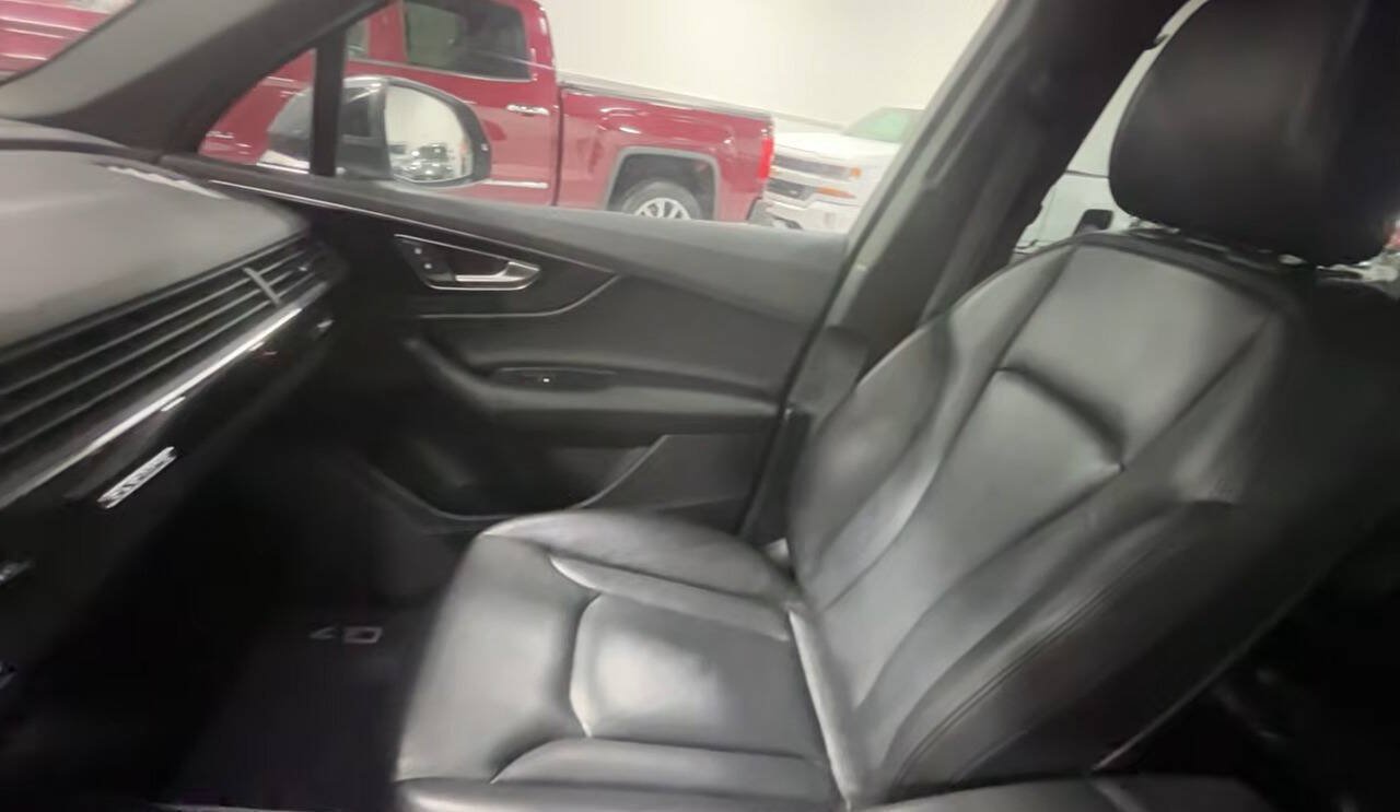 Used 2017 Audi Q7 3.0T Prestige AWD/4WD image 10
