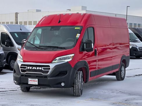 New 2025 RAM ProMaster 2500 w/ Quick Order Package 22G SLT image 3
