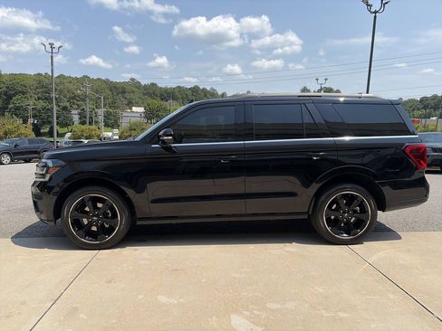 Used 2023 Ford Expedition Limited RWD image 5