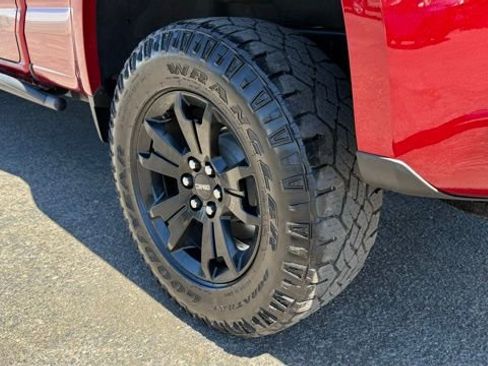 Used 2022 GMC Canyon AT4 image 7