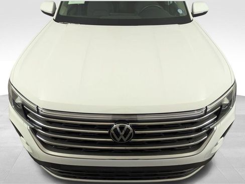 Used 2024 Volkswagen Atlas SE image 56