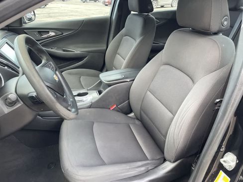 Used 2018 Chevrolet Malibu LT FWD image 12