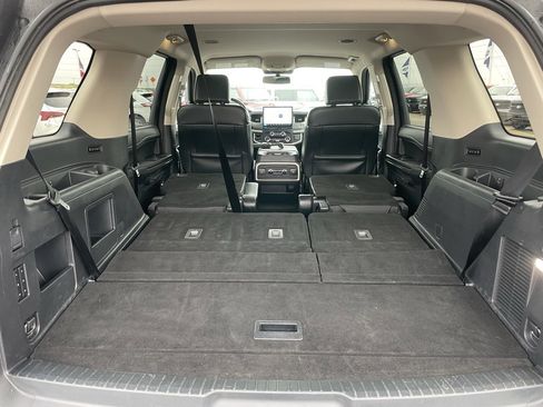 Used 2024 Ford Expedition XLT image 35