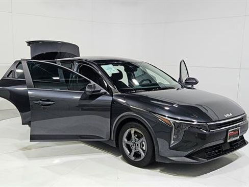 Used 2025 Kia K4 FWD image 29
