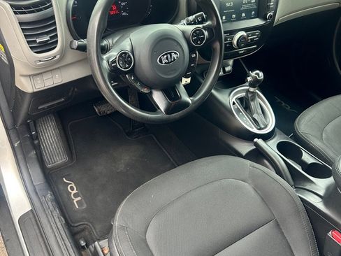 Used 2018 Kia Soul + FWD image 7