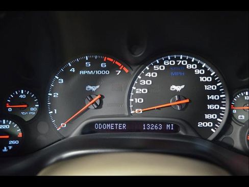 Used 2003 Chevrolet Corvette Coupe w/ Preferred Equipment Group RWD image 15
