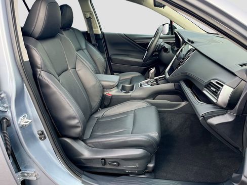Used 2025 Subaru Outback Touring AWD/4WD image 31