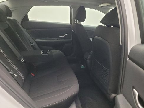 Used 2025 Hyundai Elantra SEL FWD image 19