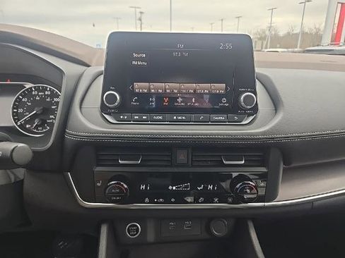 Certified 2023 Nissan Rogue SV w/ SV Premium B Package image 18