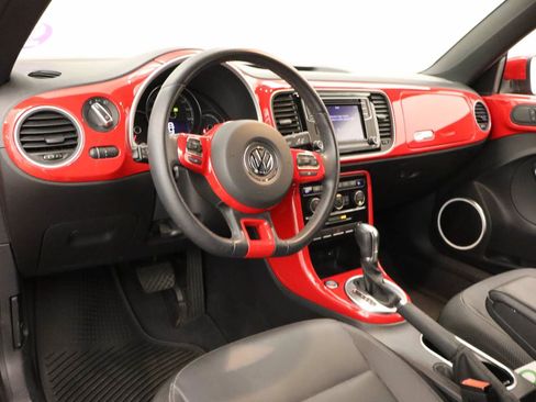 Used 2019 Volkswagen Beetle 2.0T SE FWD image 11
