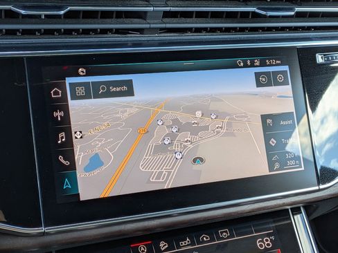 Used 2019 Audi Q8 Premium image 20