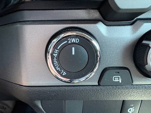 Used 2017 Toyota Tacoma TRD Off-Road w/ Tow Package image 16